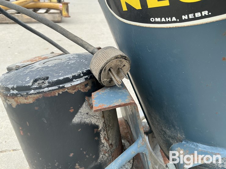 neco-electric-grain-spreader-image-11