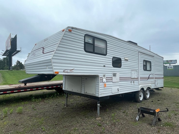 #4931-•-2001-jayco-qwest-27'-fifth-wheel-camper-(has-wi-title)-image-1