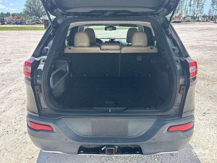 2015-jeep-cherokee-image-26