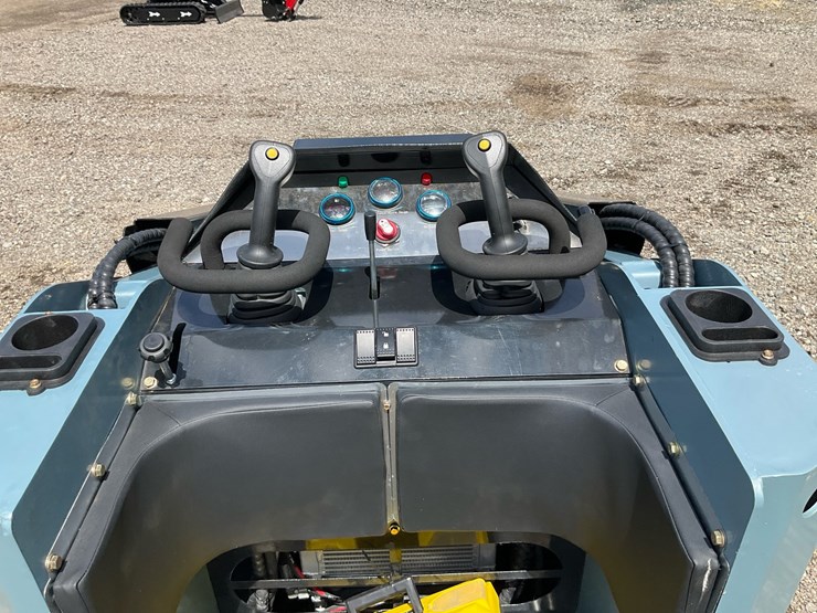 #1019-•-unused-sdlanch-ssl1200-mini-track-skid-steer-loader-image-19