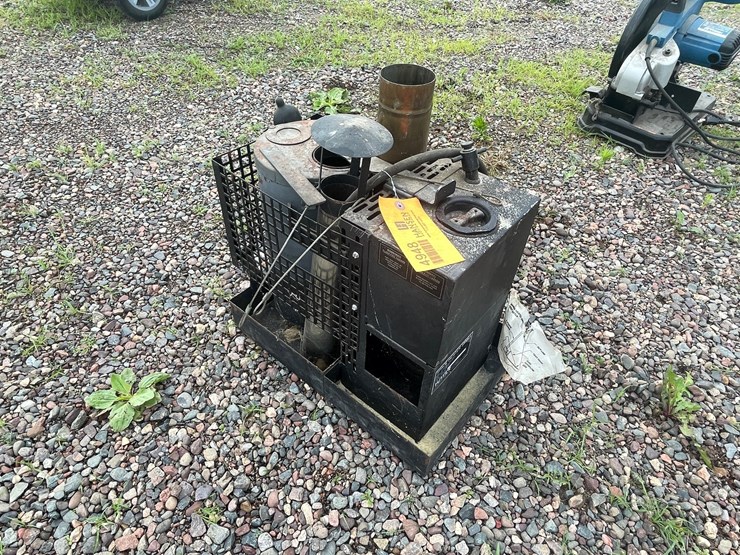 #4948-•-hunter-world-ready-space-heater-image-2