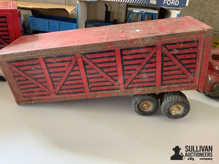 ertl-truck-w/trailers-image-4