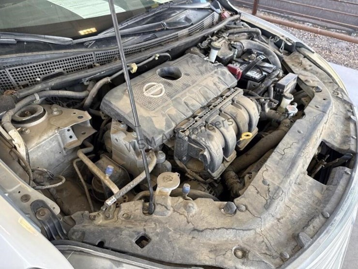2014-nissan-sentra-sv-sdn-image-12