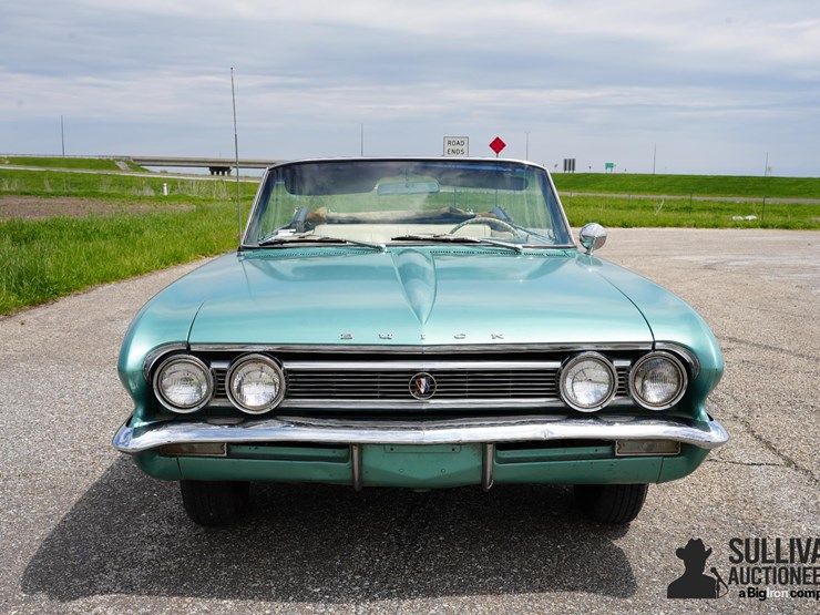 run-#170---1962-buick-series-convertible-image-2