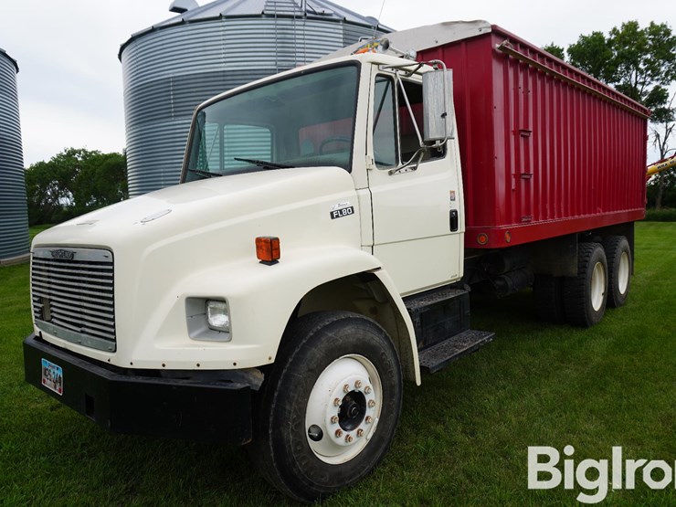 1994-freightliner-fl80-image-1