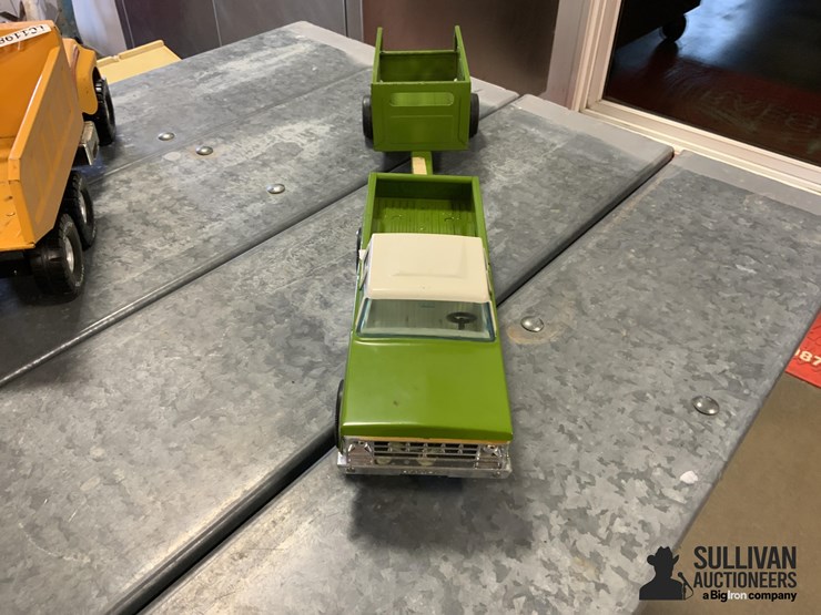 nylint-toy-pickup-&-trailer-image-2