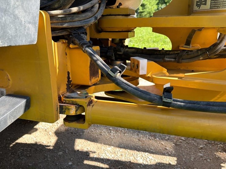 2016-john-deere-64-image-21