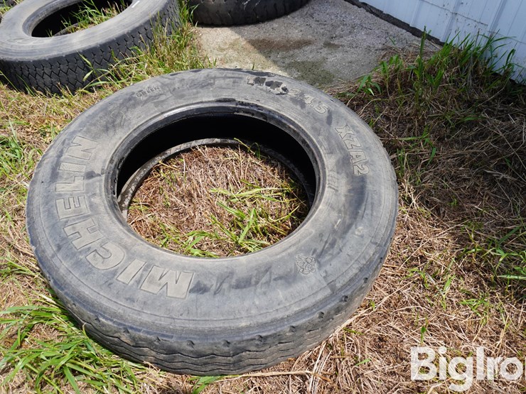 11r24.5-tire-image-2