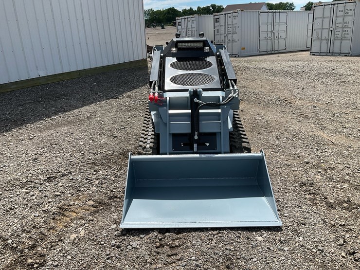 #1018-•-unused-sdlanch-ssl1200-mini-track-skid-steer-loader-image-8