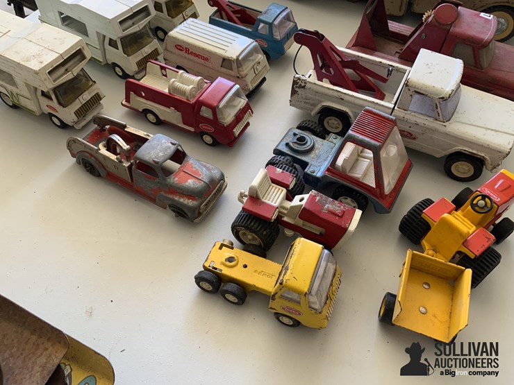 antique-tonka-tow-trucks-&-toys-image-4