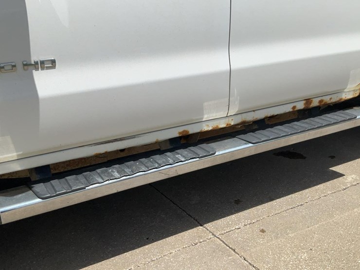 2015-chevrolet-3500-image-29