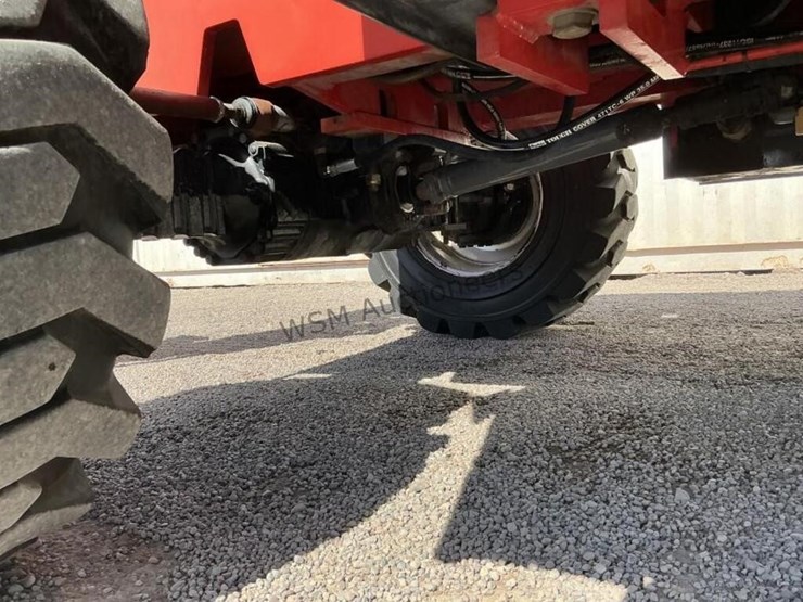 2005-manitou-t6034xt-telescopic-material-handler-image-28