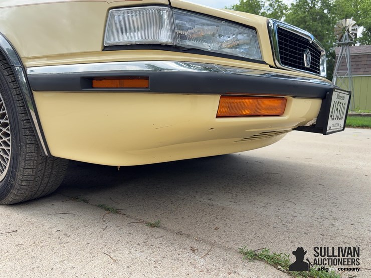 1989-maserati-convertible-coupe-collector-car-image-14