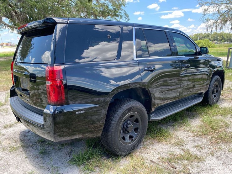 2018-chevrolet-tahoe-image-3