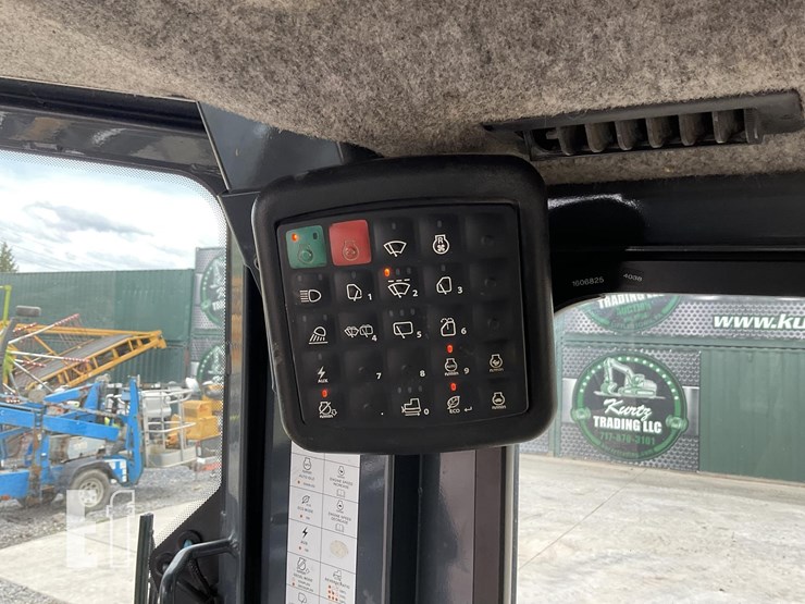 2021-deere-650k-lgp-image-14