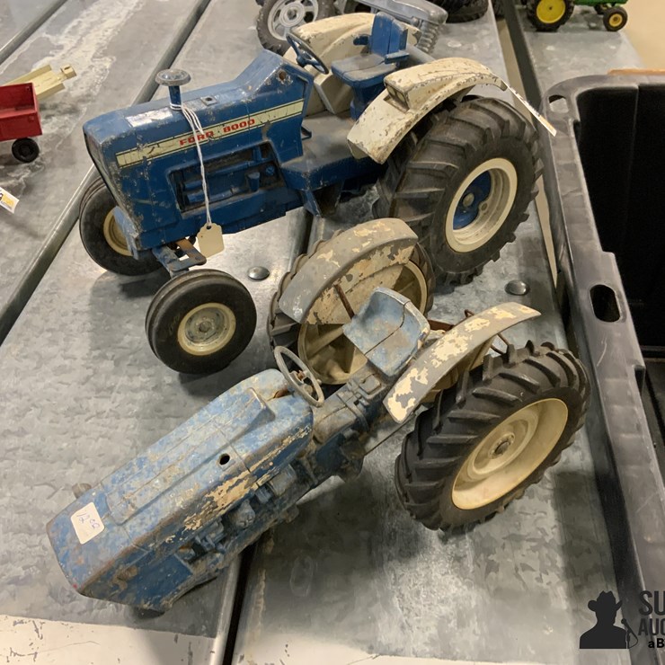 Ford 8000 Toy Tractor & Parts