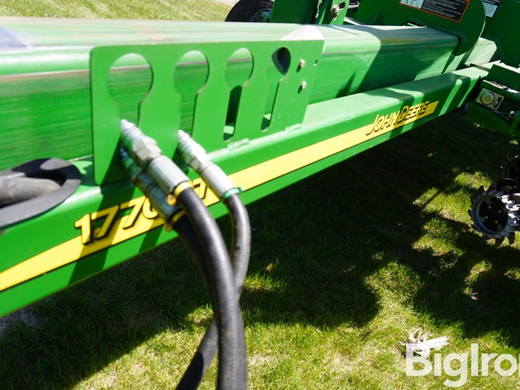 2012-john-deere-1770-image-10