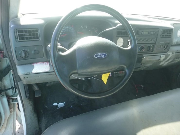 2003-ford-f550-image-14