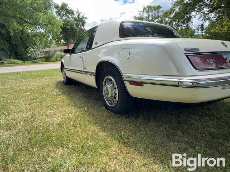 1991-buick-riviera-car-image-19