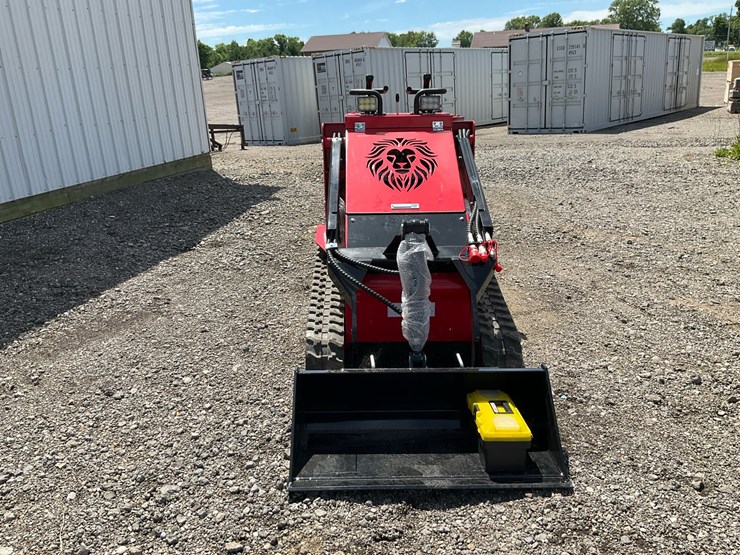 #1017-•-unused-sdlanch-ssl1500-tracked-mini-skid-steer-loader-image-8