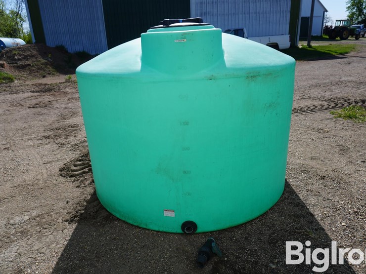 1550-gal-poly-tank-w/2"-shutoff-image-2