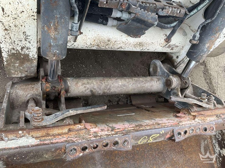 2022-bobcat-t740-image-25
