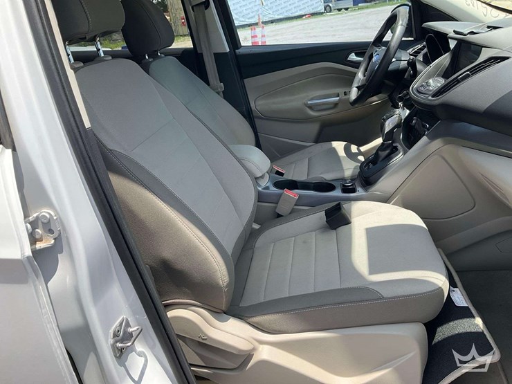 2016-ford-escape-image-28