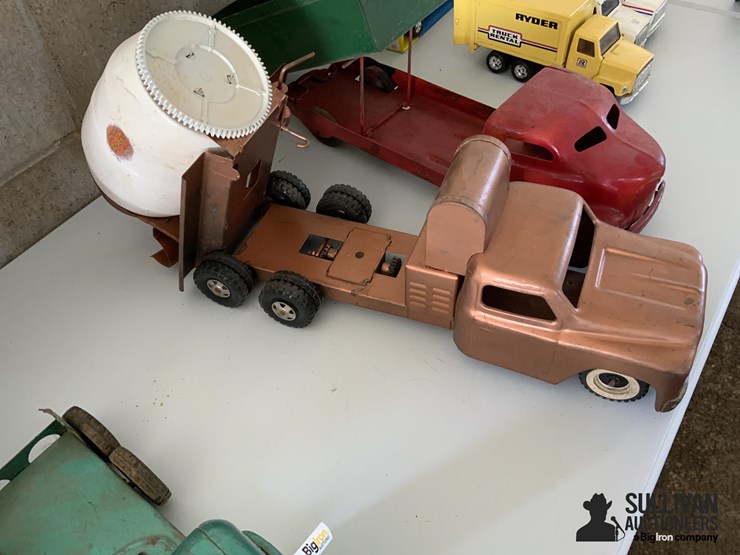 concrete-and-dump-toy-trucks-image-7