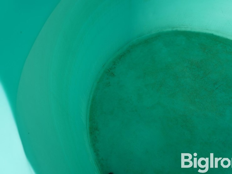 1550-gal-poly-tank-w/2"-shutoff-image-12