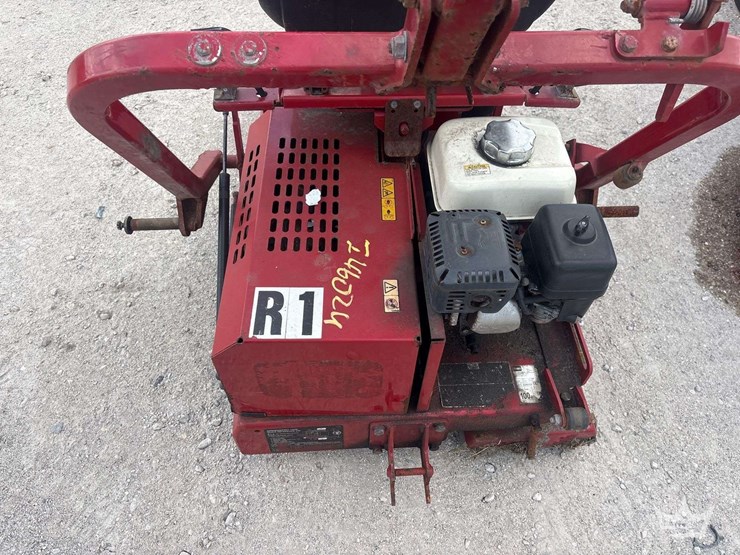 2014-toro-greenspro-1240-turf-roller-image-5