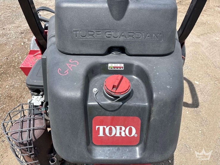 2015-toro-greensmaster-3300-triflex-commercial-greens-mower-image-12