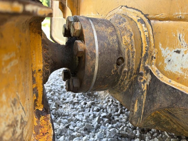 2012-john-deere-450-image-17