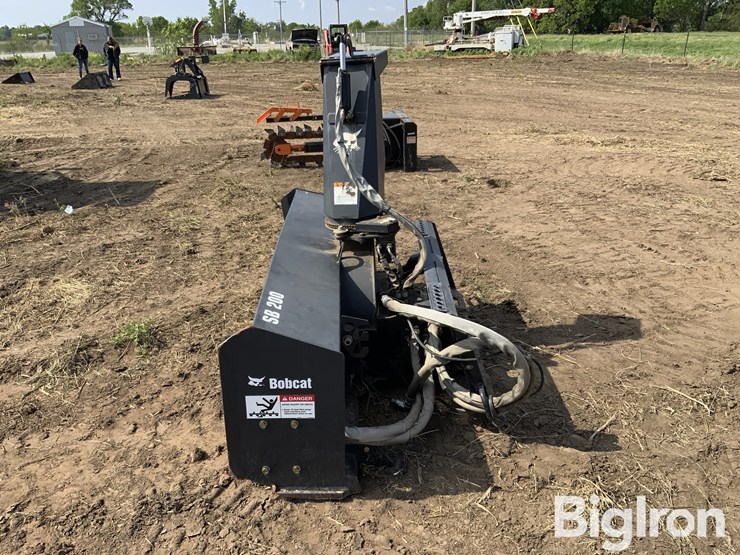 2010-bobcat-sb200-skid-steer-snow-blower-attachment-image-8