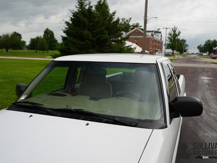 2001-chevrolet-s10-image-11