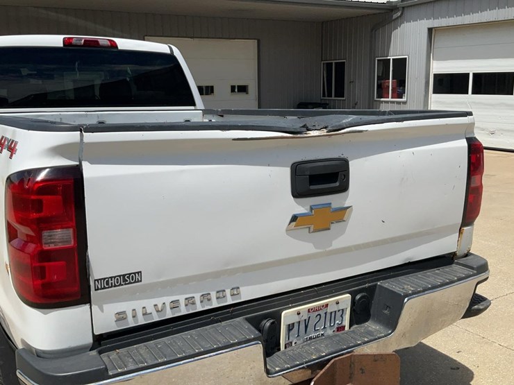 2015-chevrolet-3500-image-36