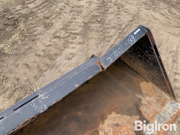 83.5”-skid-steer-bucket-image-11
