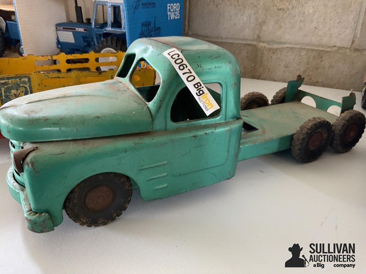 toy-trucks-image-2