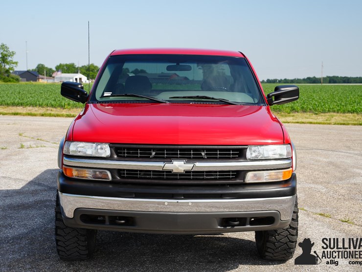 2000-chevrolet-silverado-2500-image-2
