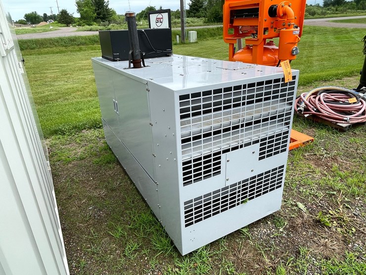 #4907-•-1994-ingersoll-rand-diesel-air-compressor-image-3