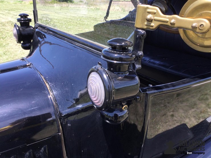 1920-ford-model-t-image-16