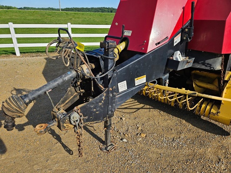 new-holland-590-image-11