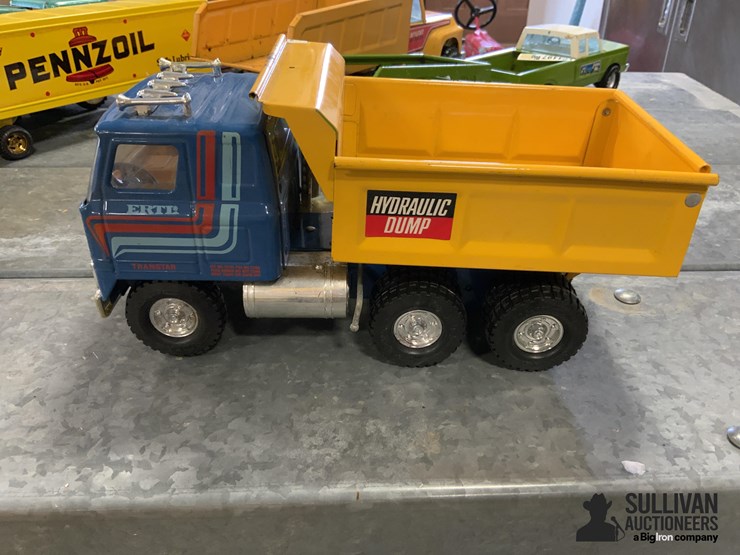 ertl-transtar-dump-truck-image-8