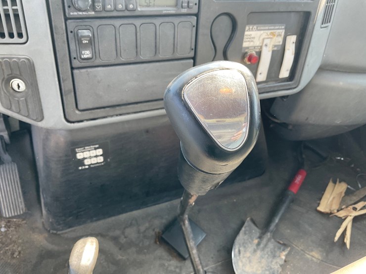 2002-international-durastar-4300-image-23