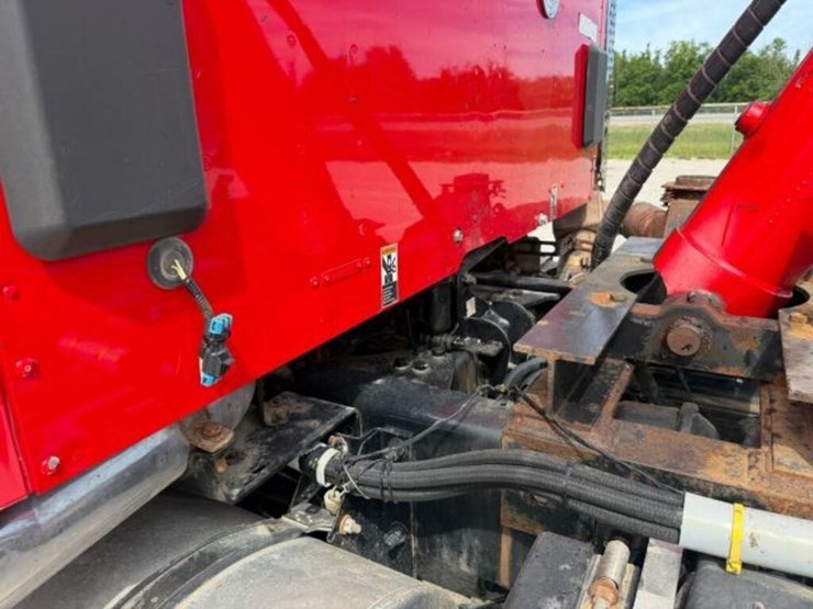2021-kenworth-t880-image-31