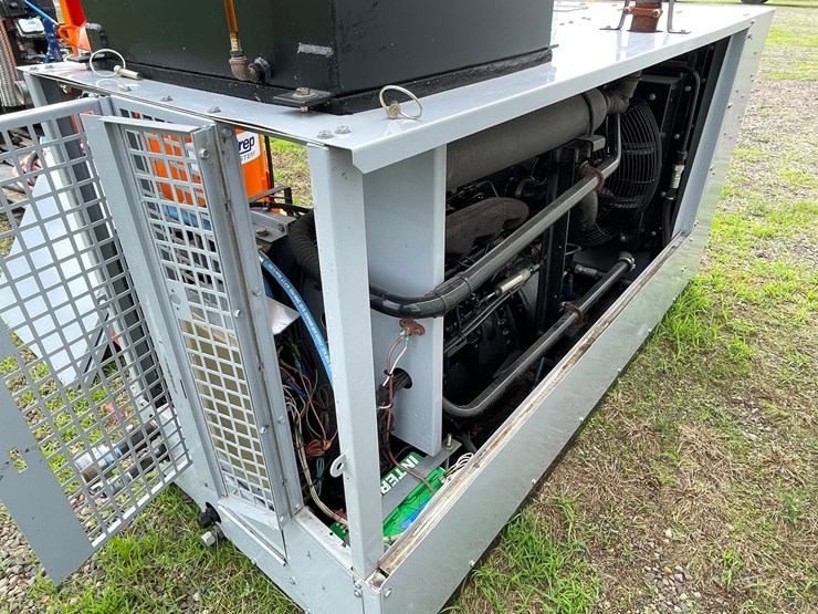 #4907-•-1994-ingersoll-rand-diesel-air-compressor-image-19