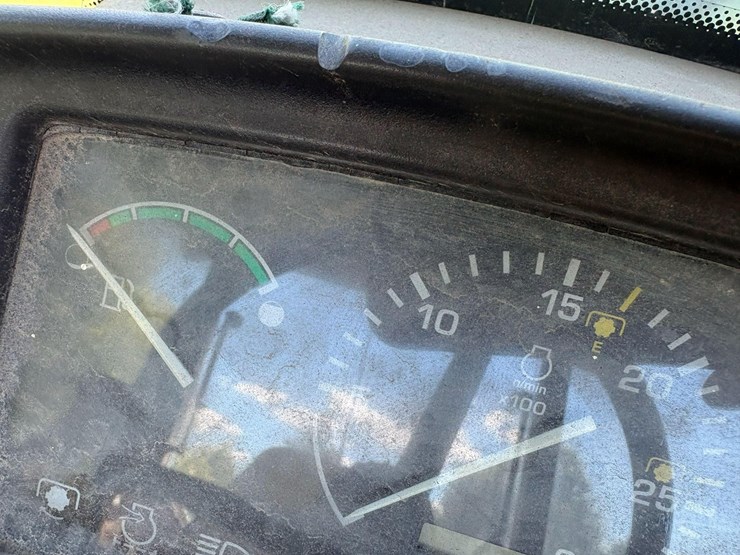 2004-john-deere-5520-image-3