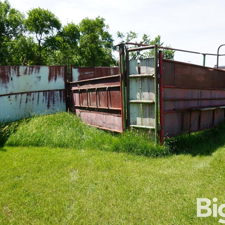 Cattle Sorting Tub W/10' Gate