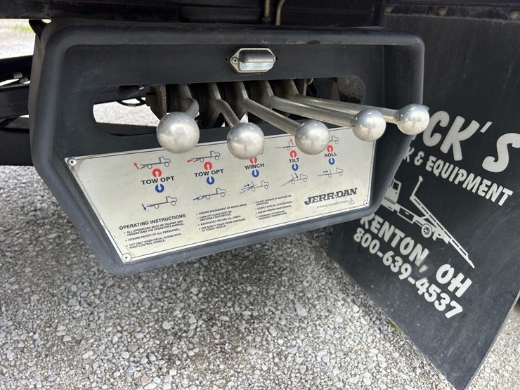 #149-•-2024-freightliner-m2-rollback-image-28