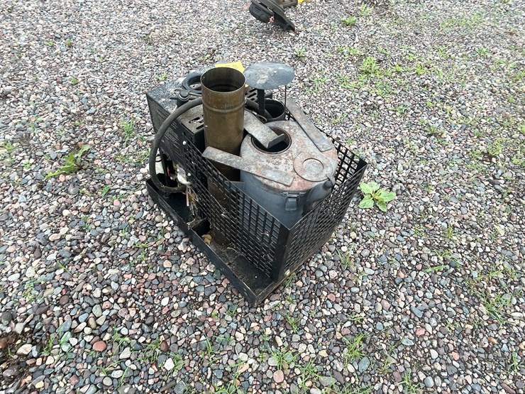 #4948-•-hunter-world-ready-space-heater-image-4