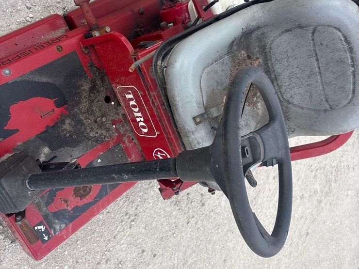 2014-toro-greenspro-1240-turf-roller-image-7
